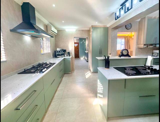 4 BEDROOM HOUSE FOR SALE IN WEMBLEY